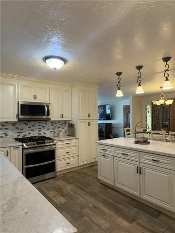 1025 S Lyon, Hemet, California 92543