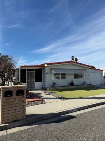 1025 S Lyon, Hemet, California 92543