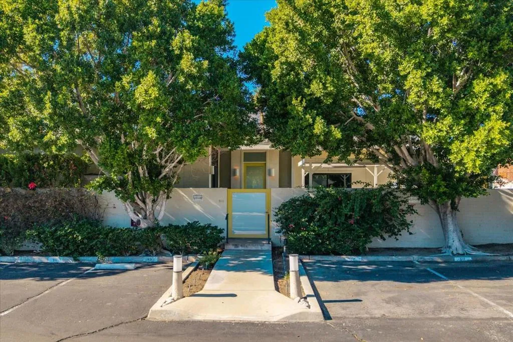 130 W Racquet Club Road 511, Palm Springs, California 92262 home-pic-64