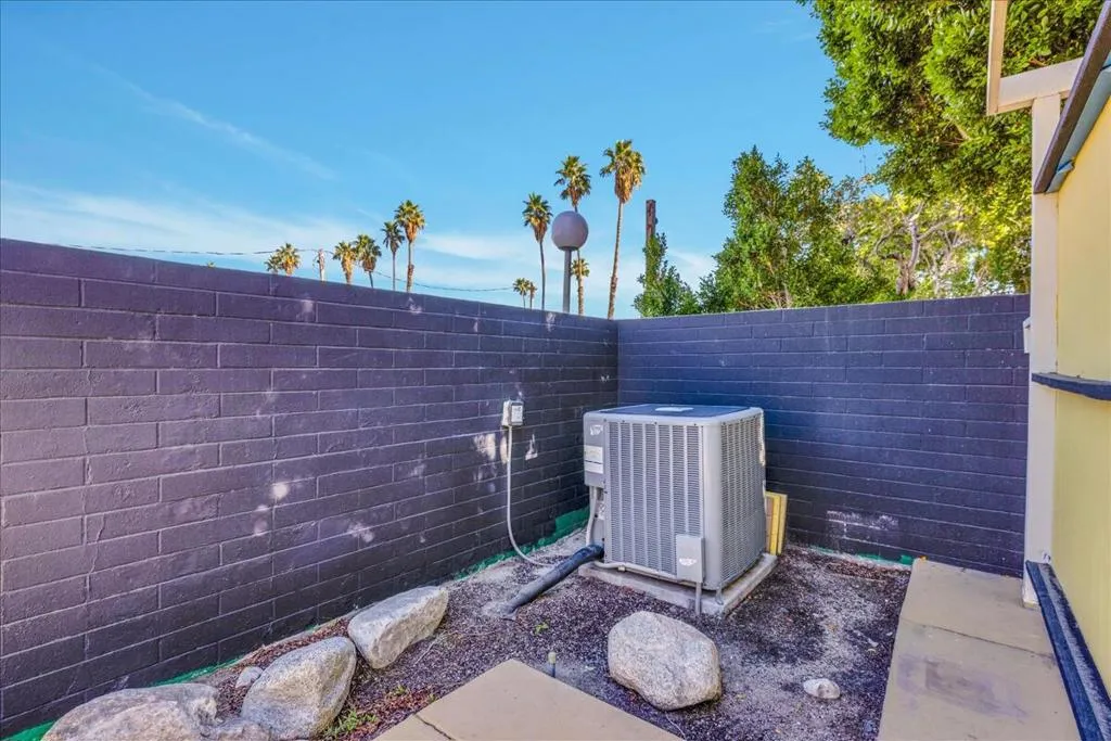 130 W Racquet Club Road 511, Palm Springs, California 92262 home-pic-60