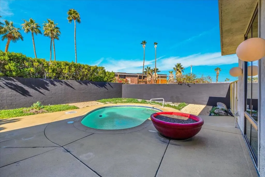 130 W Racquet Club Road 511, Palm Springs, California 92262 home-pic-32