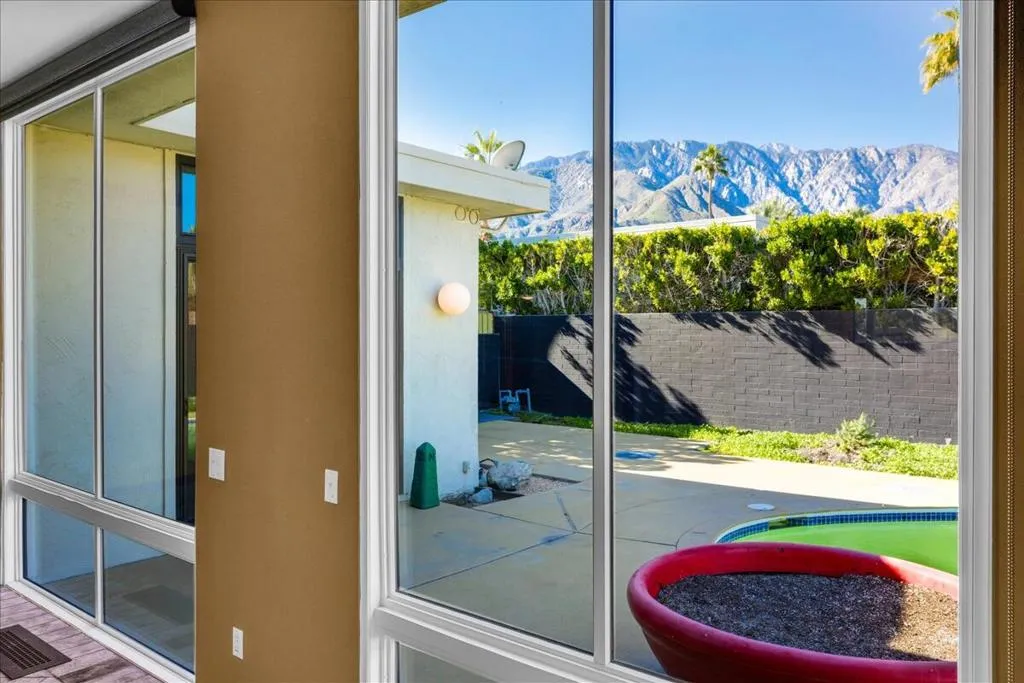 130 W Racquet Club Road 511, Palm Springs, California 92262 home-pic-17