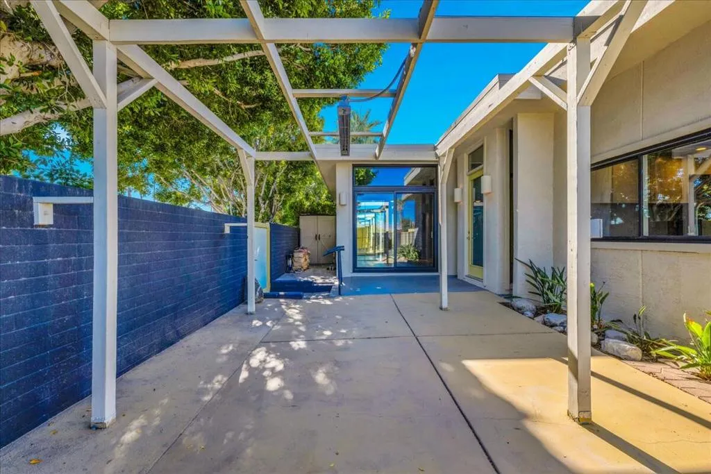 130 W Racquet Club Road 511, Palm Springs, California 92262 home-pic-42