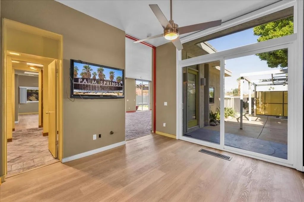 130 W Racquet Club Road 511, Palm Springs, California 92262 home-pic-25