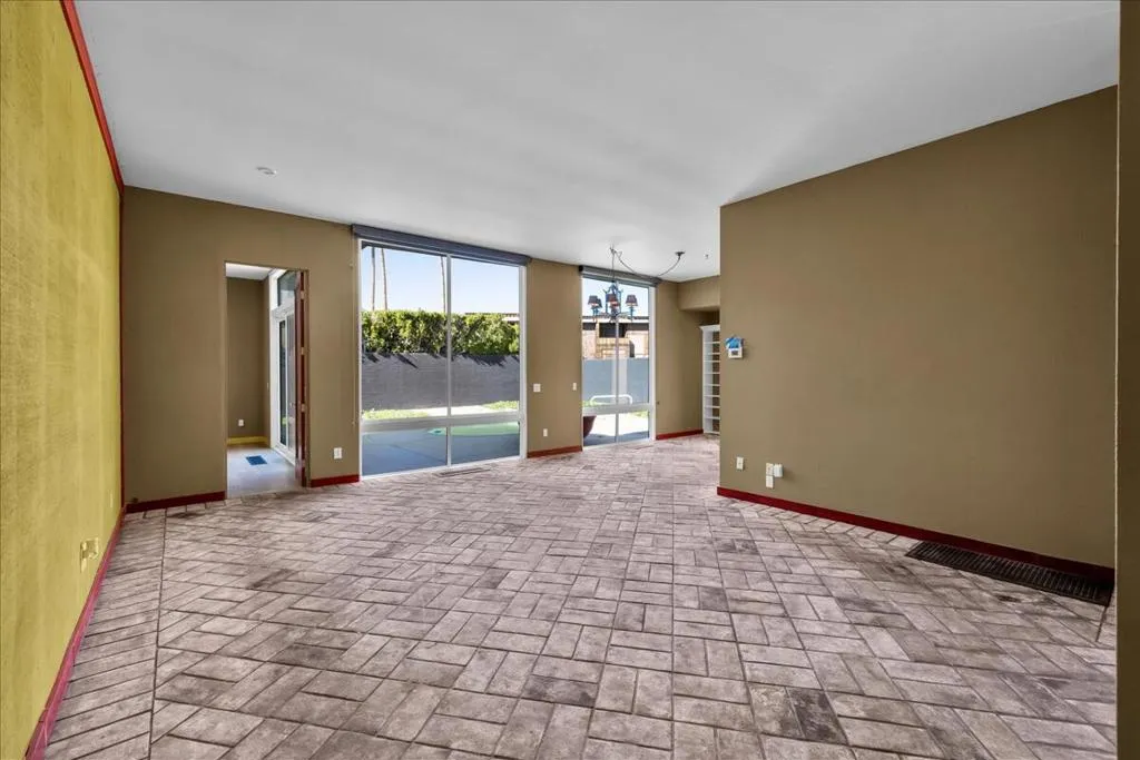 130 W Racquet Club Road 511, Palm Springs, California 92262 home-pic-18