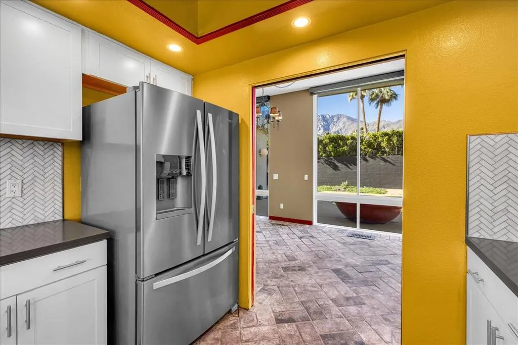 130 W Racquet Club Road 511, Palm Springs, California 92262 home-pic-11