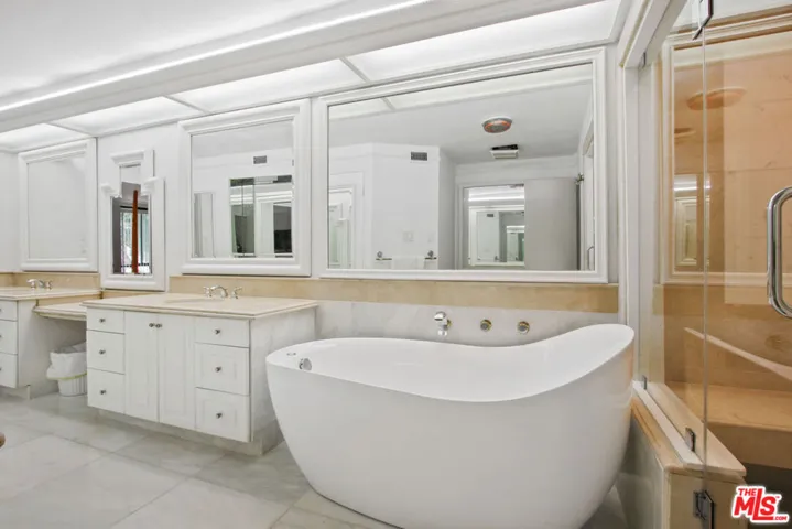 9303 Burton Way A, Beverly Hills, California 90210