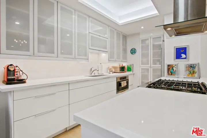 9303 Burton Way A, Beverly Hills, California 90210
