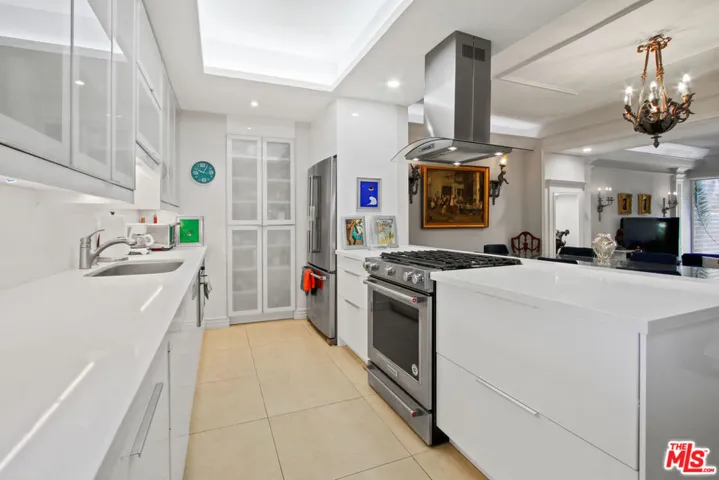9303 Burton Way A, Beverly Hills, California 90210