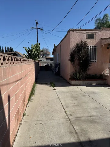 LONG DRIVEWAY