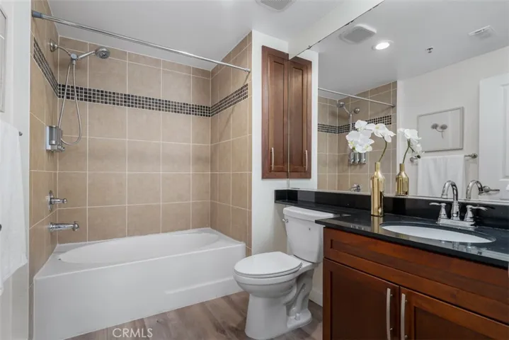 Soacious primary bath with shower over tub