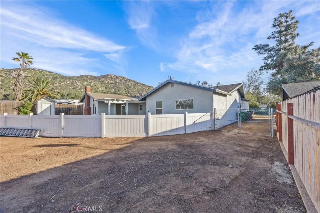 871 Hillside Lane, Norco, California 92860 home-pic-32