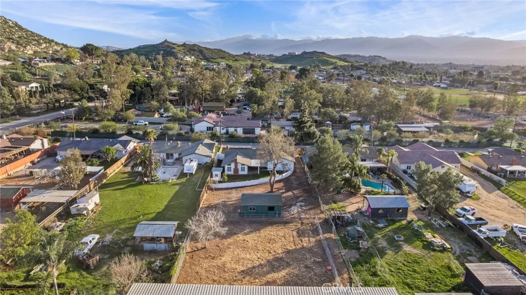 871 Hillside Lane, Norco, California 92860 home-pic-48