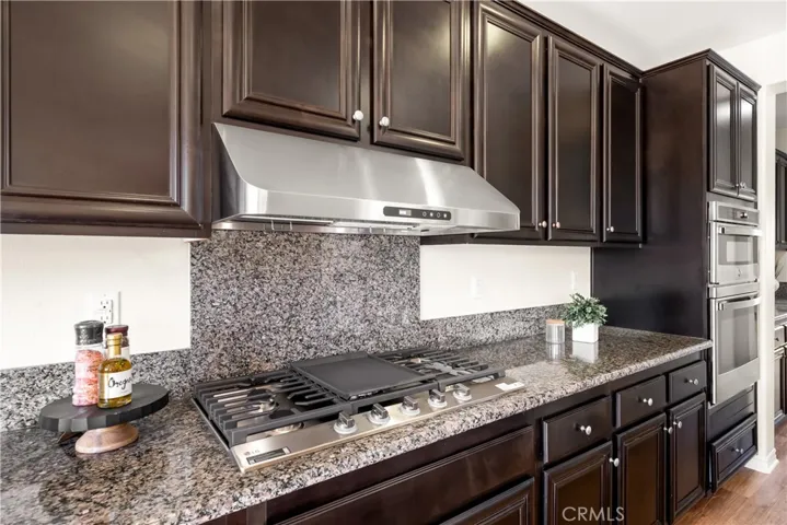 Cooktop with Powerful Range Hood