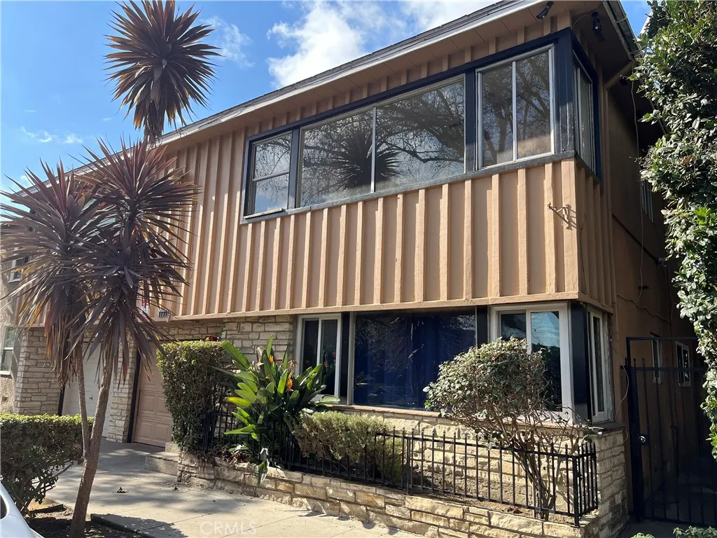 2015 Cedar Ave, Long Beach, California 90806 home-pic-3