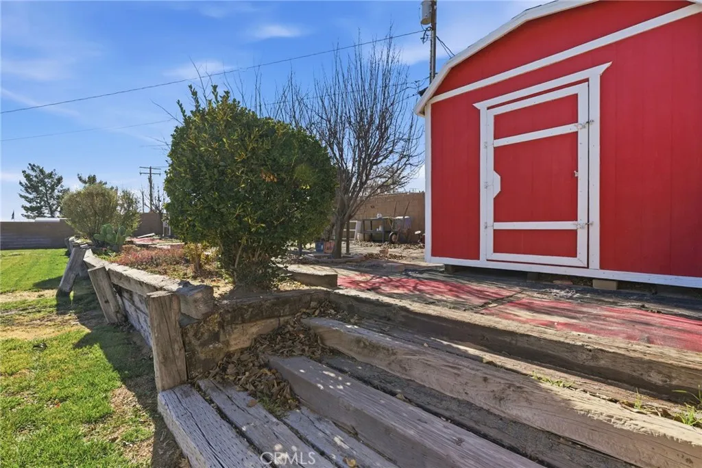 7868 Arrowhead Lake Road, Hesperia, California 92345 home-pic-42