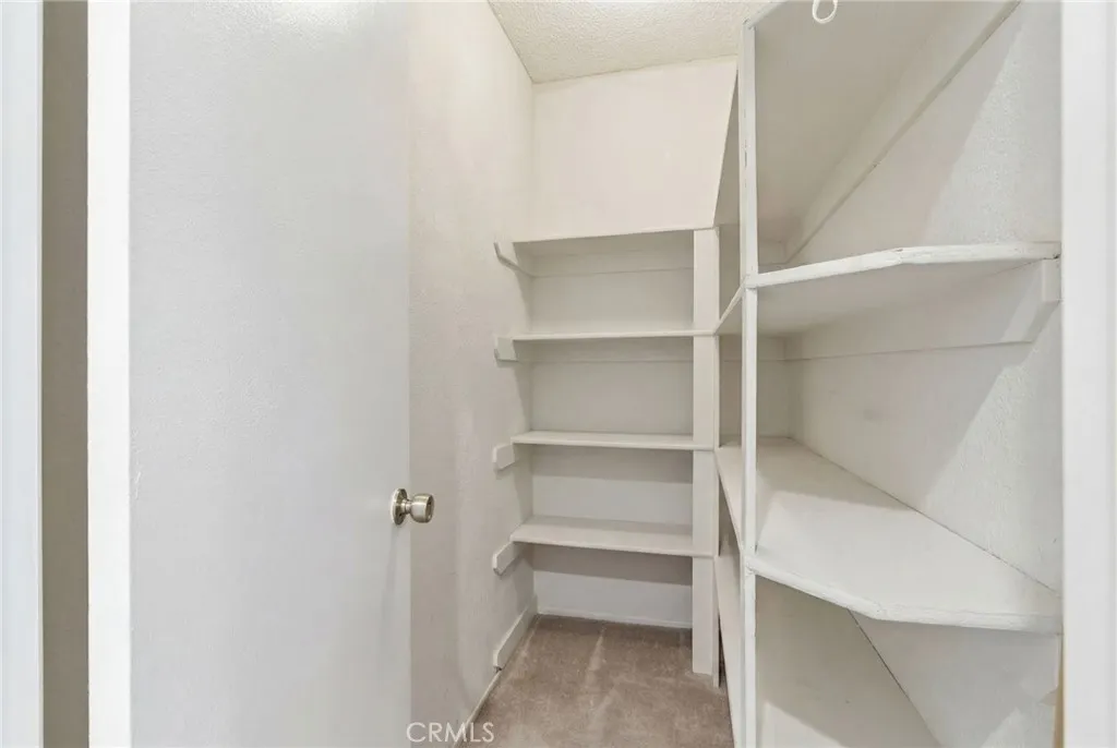 7868 Arrowhead Lake Road, Hesperia, California 92345 home-pic-36