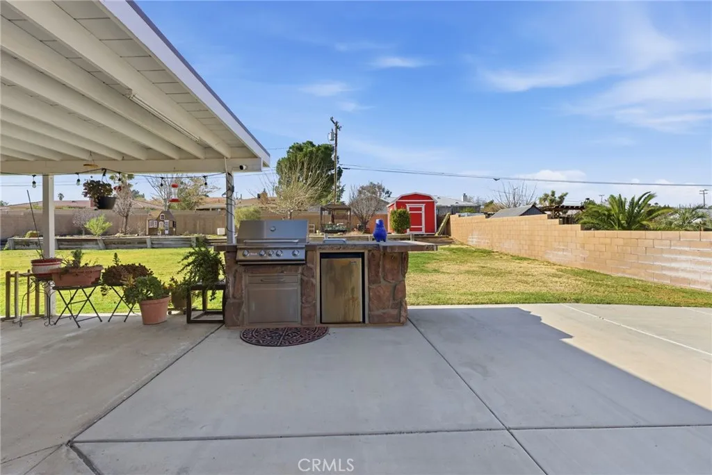 7868 Arrowhead Lake Road, Hesperia, California 92345 home-pic-44