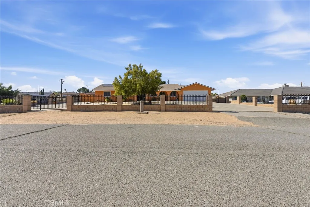 7868 Arrowhead Lake Road, Hesperia, California 92345 home-pic-6
