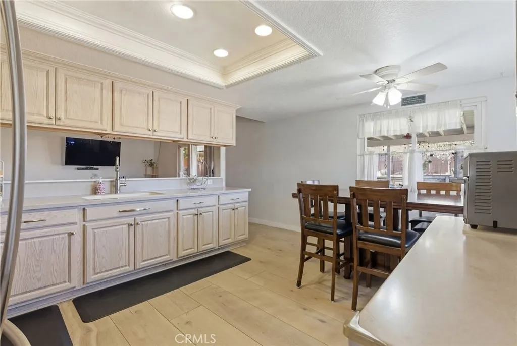 7868 Arrowhead Lake Road, Hesperia, California 92345 home-pic-12