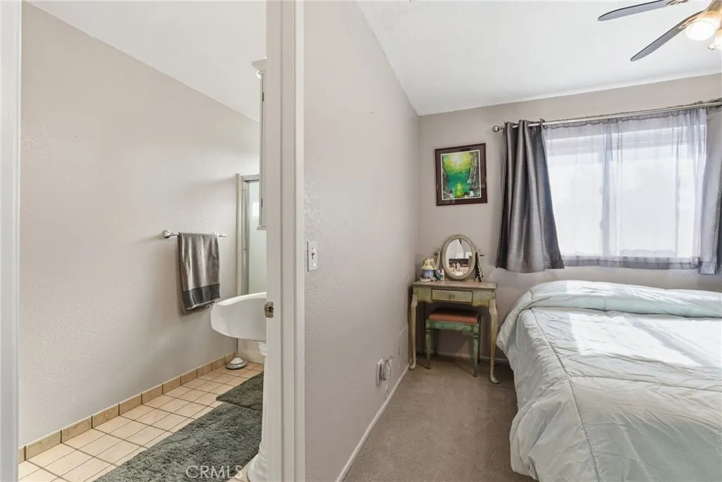 7868 Arrowhead Lake Road, Hesperia, California 92345 home-pic-33