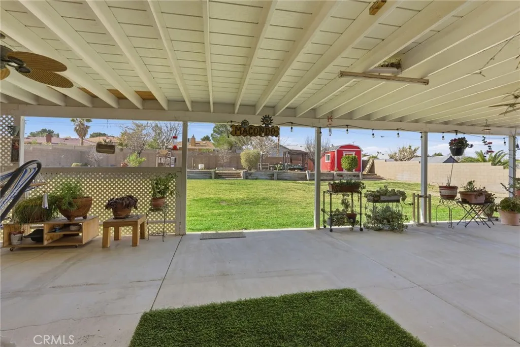 7868 Arrowhead Lake Road, Hesperia, California 92345 home-pic-37