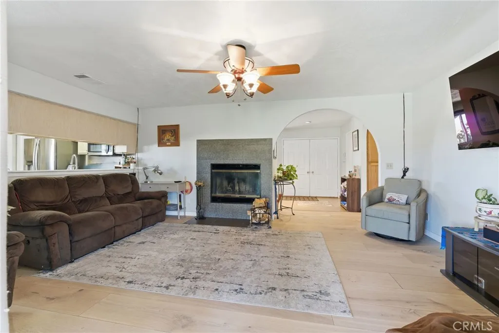 7868 Arrowhead Lake Road, Hesperia, California 92345 home-pic-17