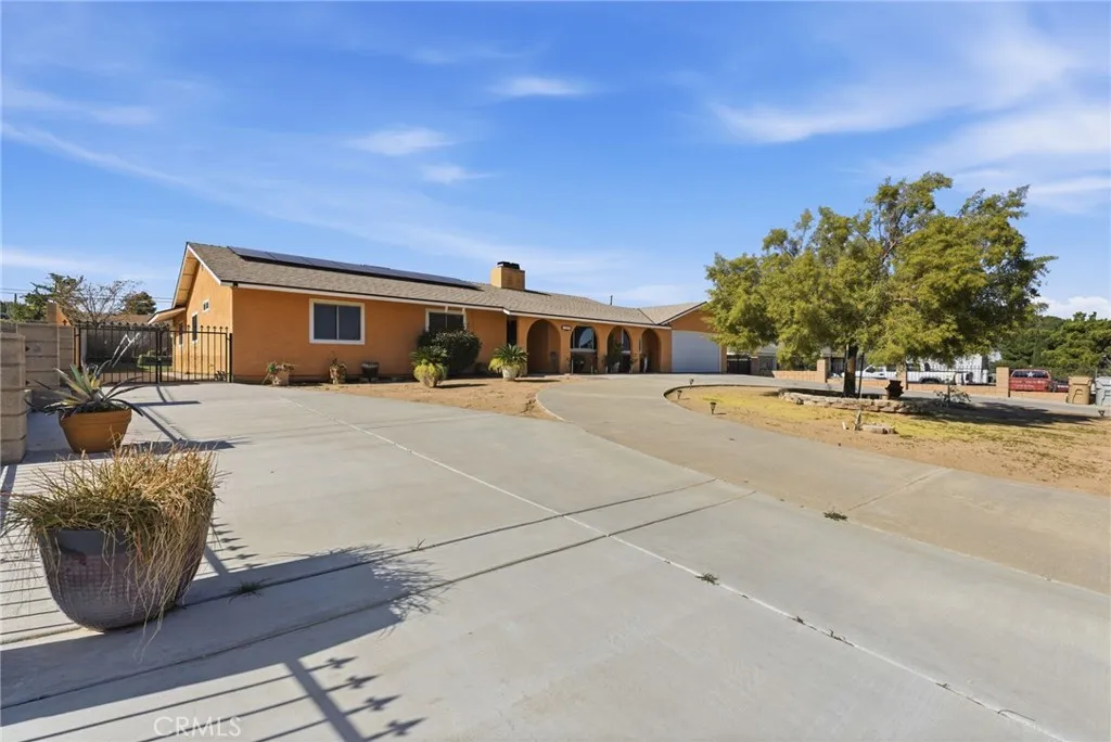 7868 Arrowhead Lake Road, Hesperia, California 92345 home-pic-4