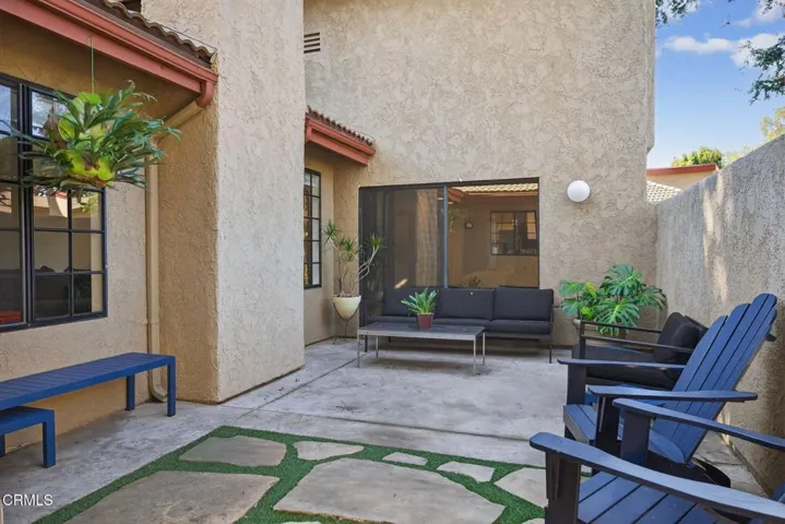 Entry​​‌​​​​‌​​‌‌​​‌​​​‌‌​​​‌​​‌‌​​‌‌​​‌‌​​​​ courtyard