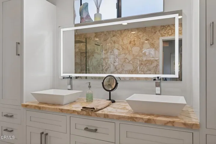 Primary bath