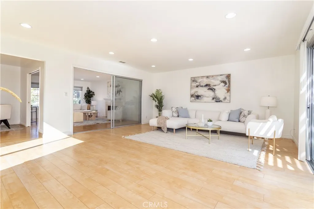 11144 Haskell, Granada Hills, California 91344 home-pic-13