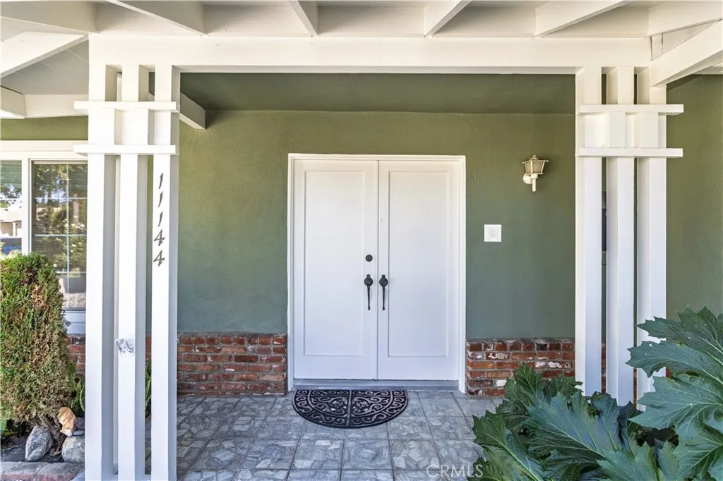 11144 Haskell, Granada Hills, California 91344 home-pic-3
