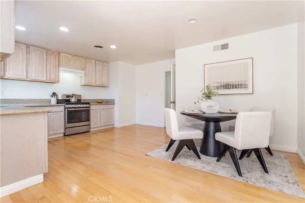 11144 Haskell, Granada Hills, California 91344 home-pic-10