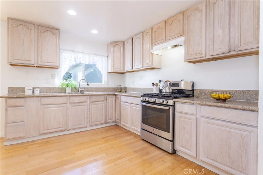 11144 Haskell, Granada Hills, California 91344 home-pic-7