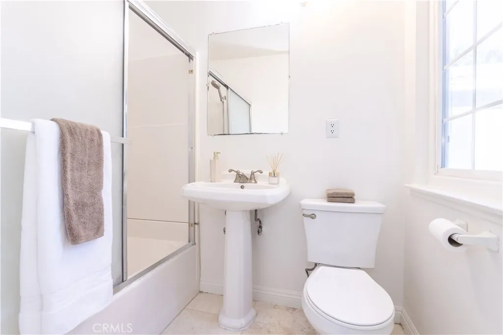 11144 Haskell, Granada Hills, California 91344 home-pic-24