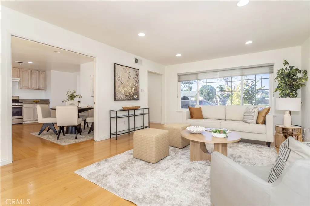 11144 Haskell, Granada Hills, California 91344 home-pic-6