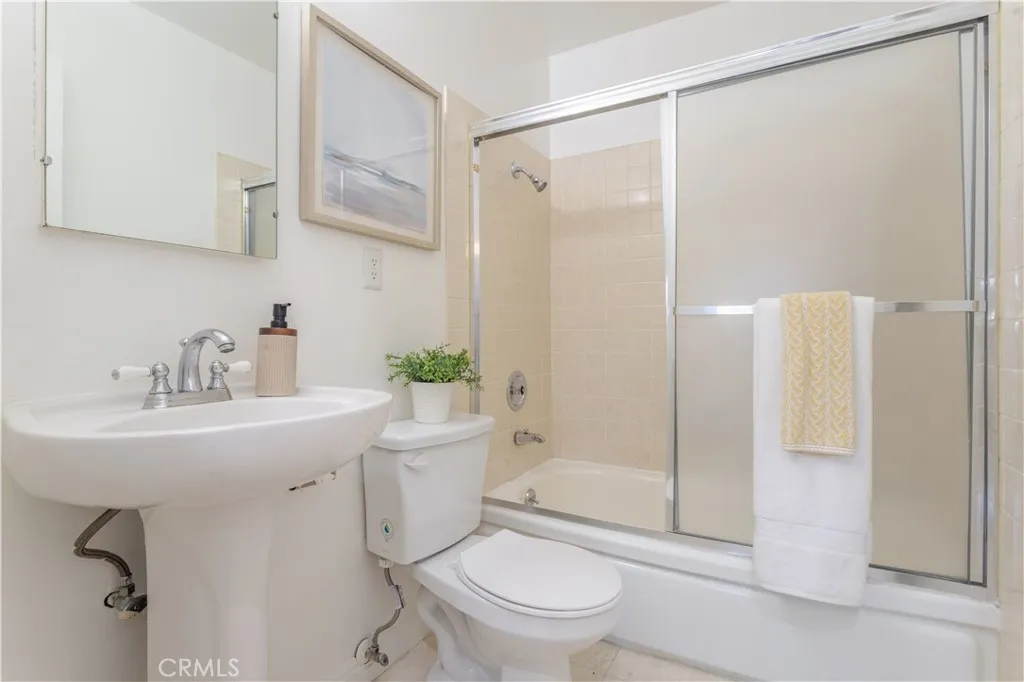 11144 Haskell, Granada Hills, California 91344 home-pic-18