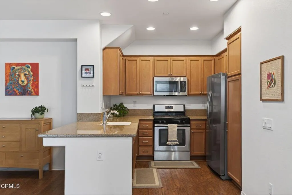 3134 Lisbon Lane, Oxnard, California 93036 home-pic-8