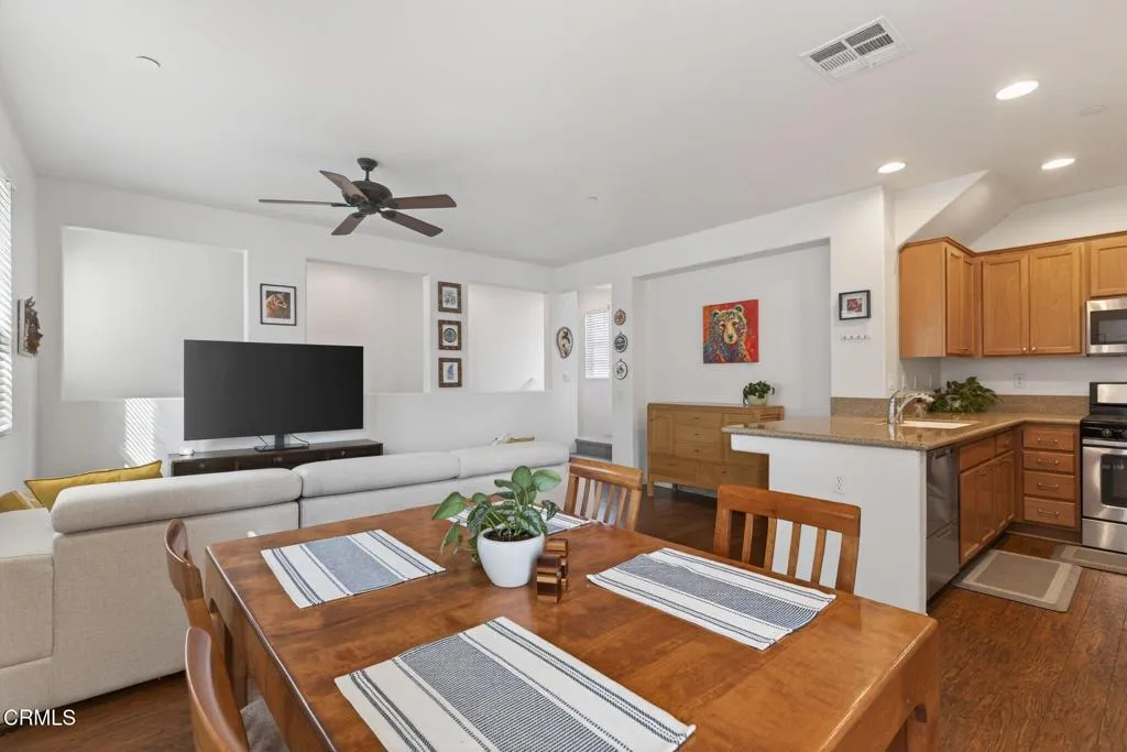 3134 Lisbon Lane, Oxnard, California 93036 home-pic-11