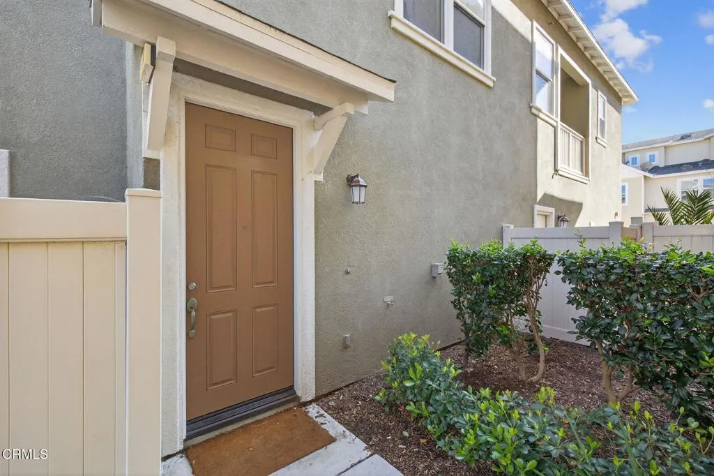 3134 Lisbon Lane, Oxnard, California 93036 home-pic-3