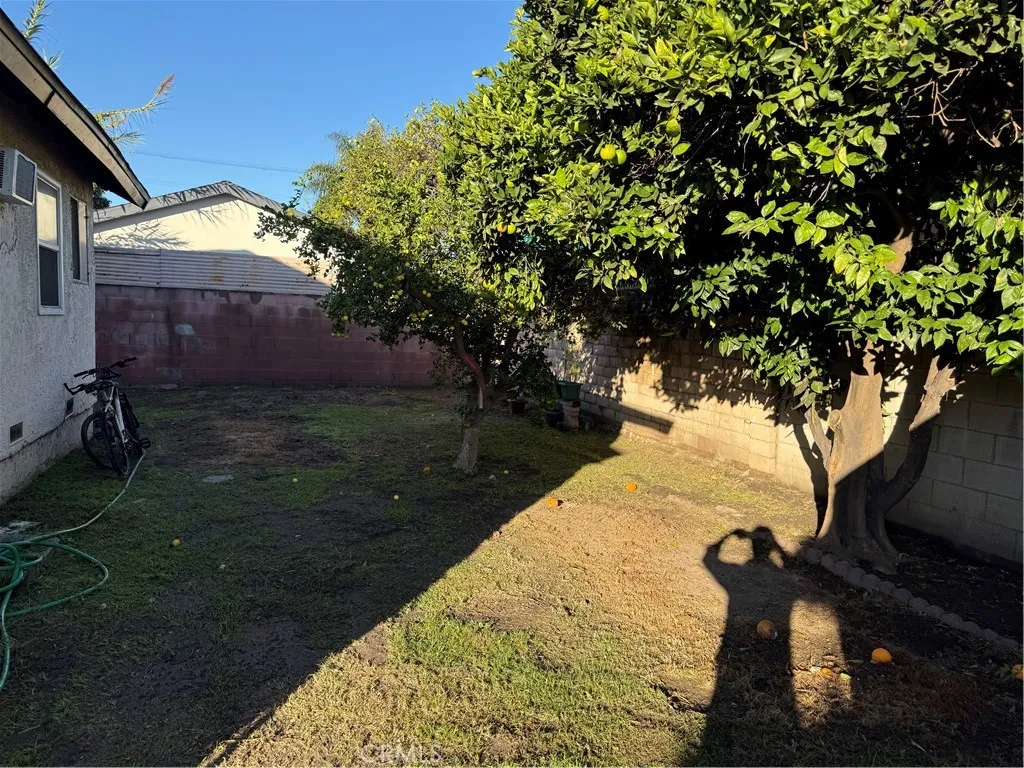 9501 Holmes, Los Angeles, California 90002 home-pic-2