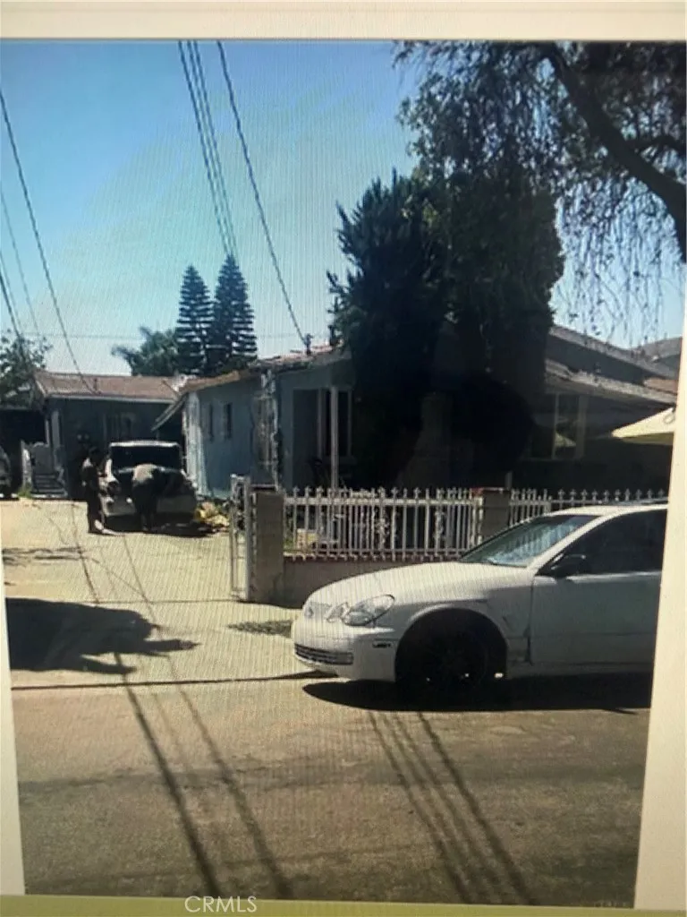 9501 Holmes, Los Angeles, California 90002 home-pic-1