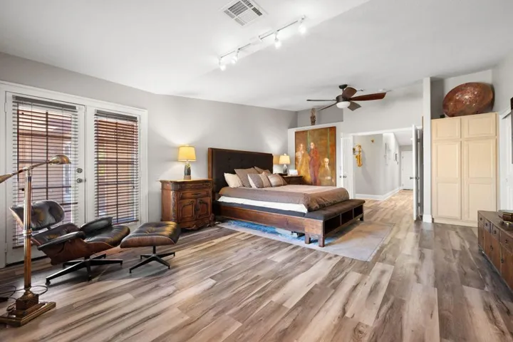 56-web-or-mls-8M4A0552