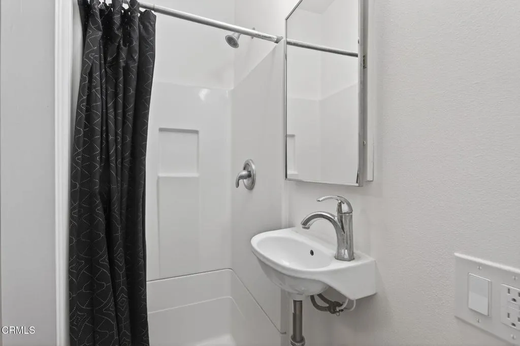 417 N 8th Street, Santa Paula, California 93060 home-pic-17