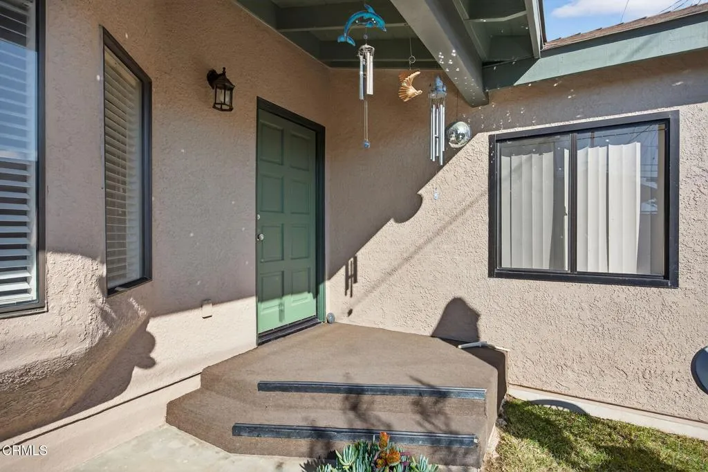 417 N 8th Street, Santa Paula, California 93060 home-pic-1