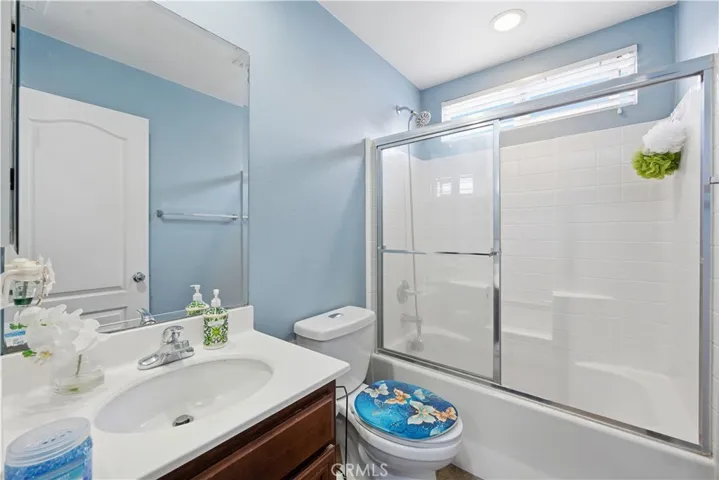 Downstairs Full Bath