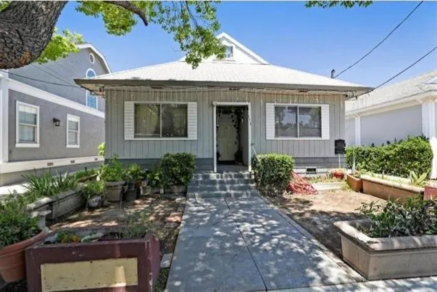 173 Clayton Ave