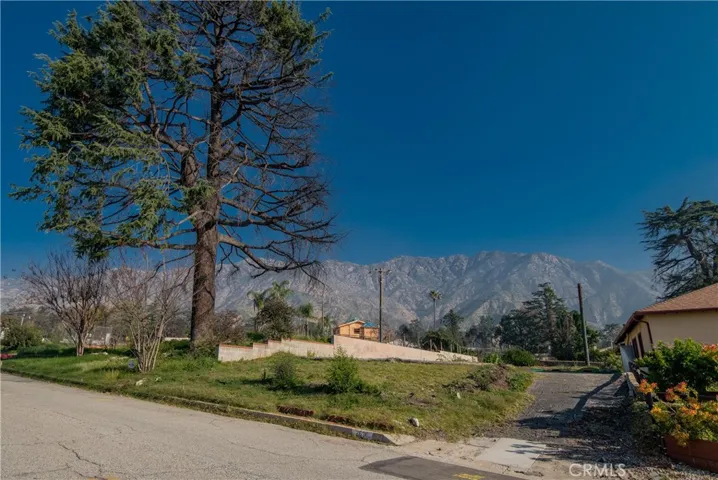 2820 N Mount Curve, Altadena, California 91001