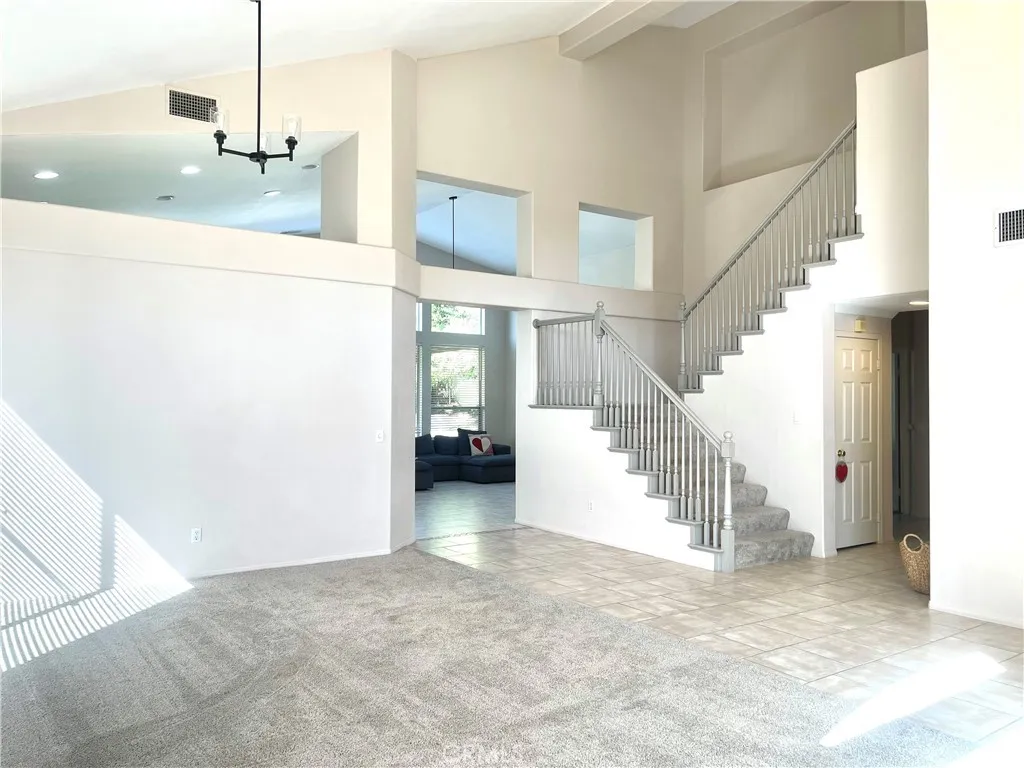 2371 Moonridge Circle, Corona, California 92879 home-pic-25