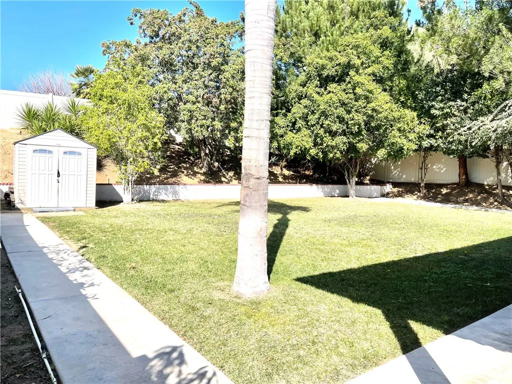 2371 Moonridge Circle, Corona, California 92879 home-pic-21